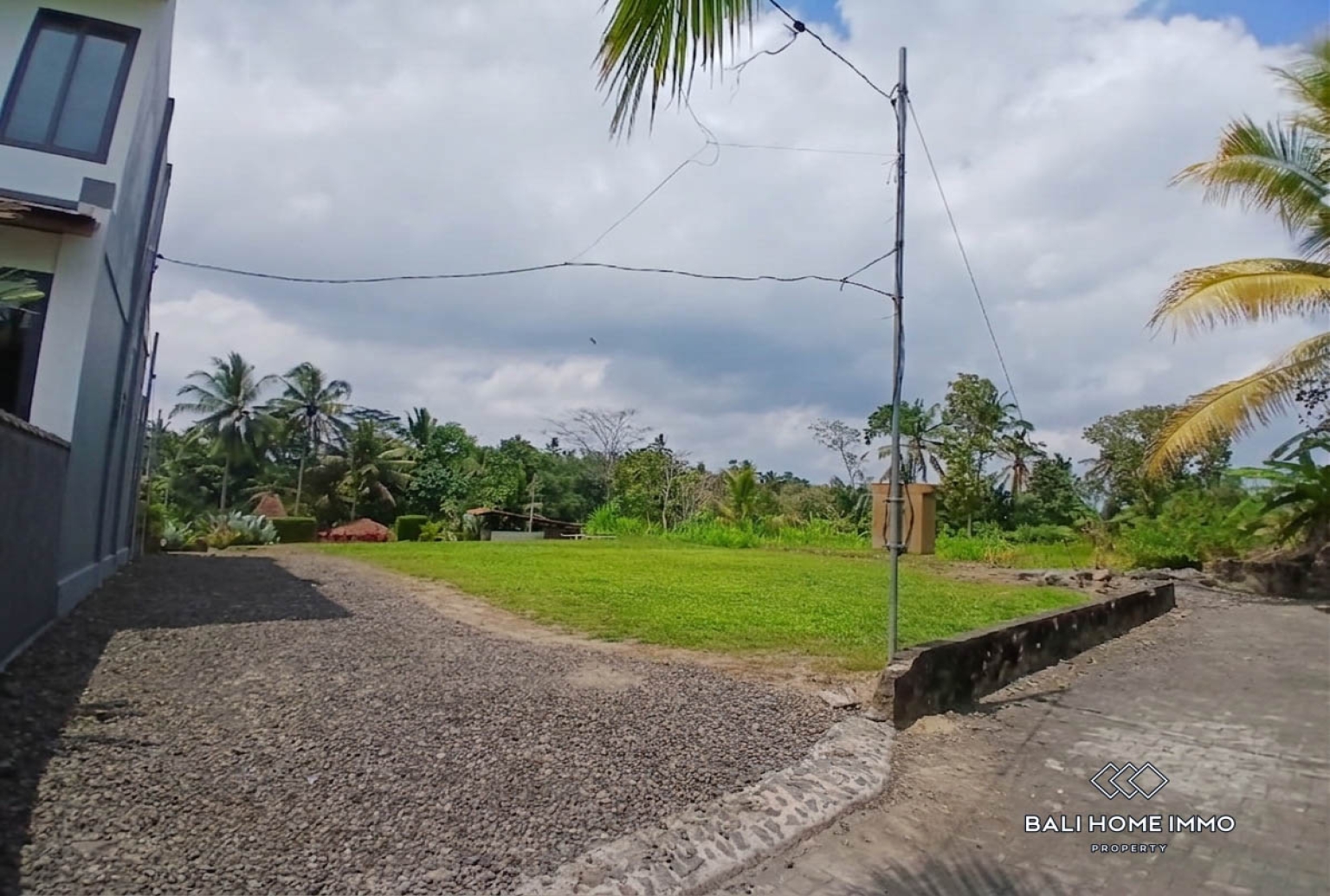 Prime 1500 m² Land with Charming Wooden Joglo  for sale in Bukian, Payangan view 20