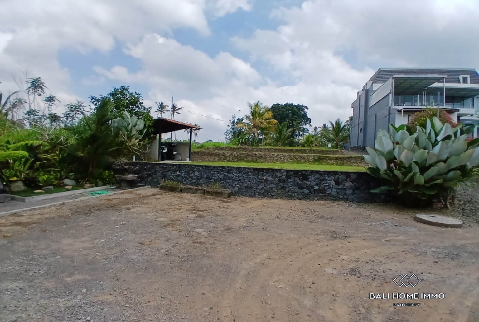 Prime 1500 m² Land with Charming Wooden Joglo  for sale in Bukian, Payangan view 17