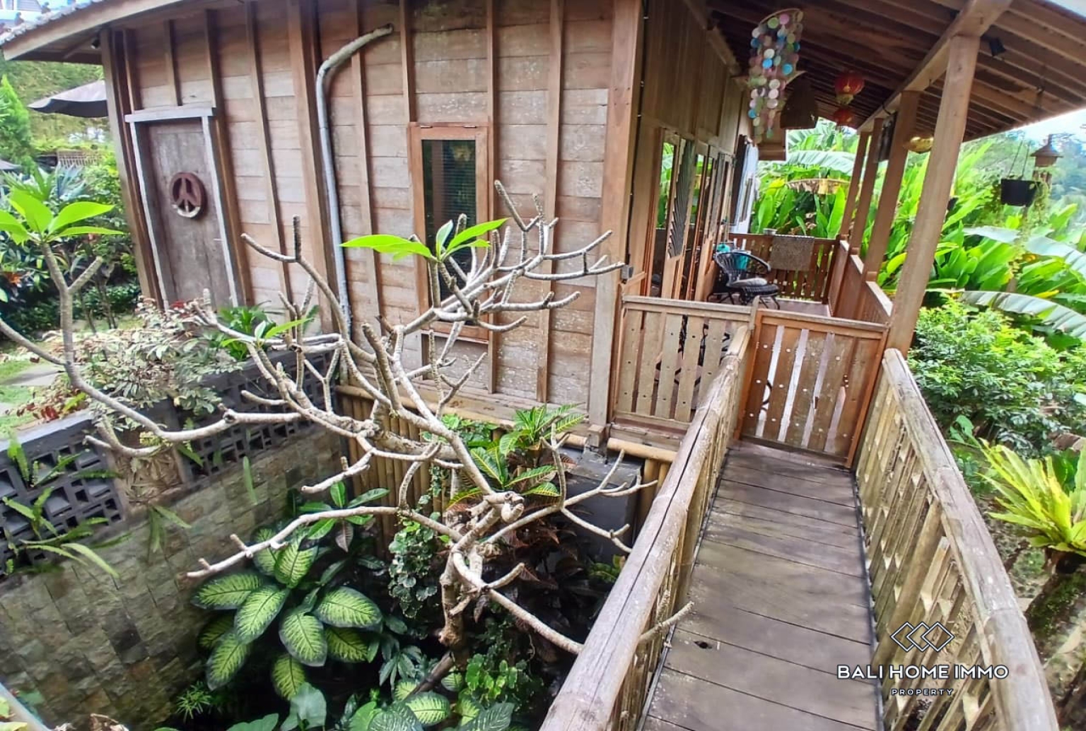 Prime 1500 m² Land with Charming Wooden Joglo  for sale in Bukian, Payangan view 5