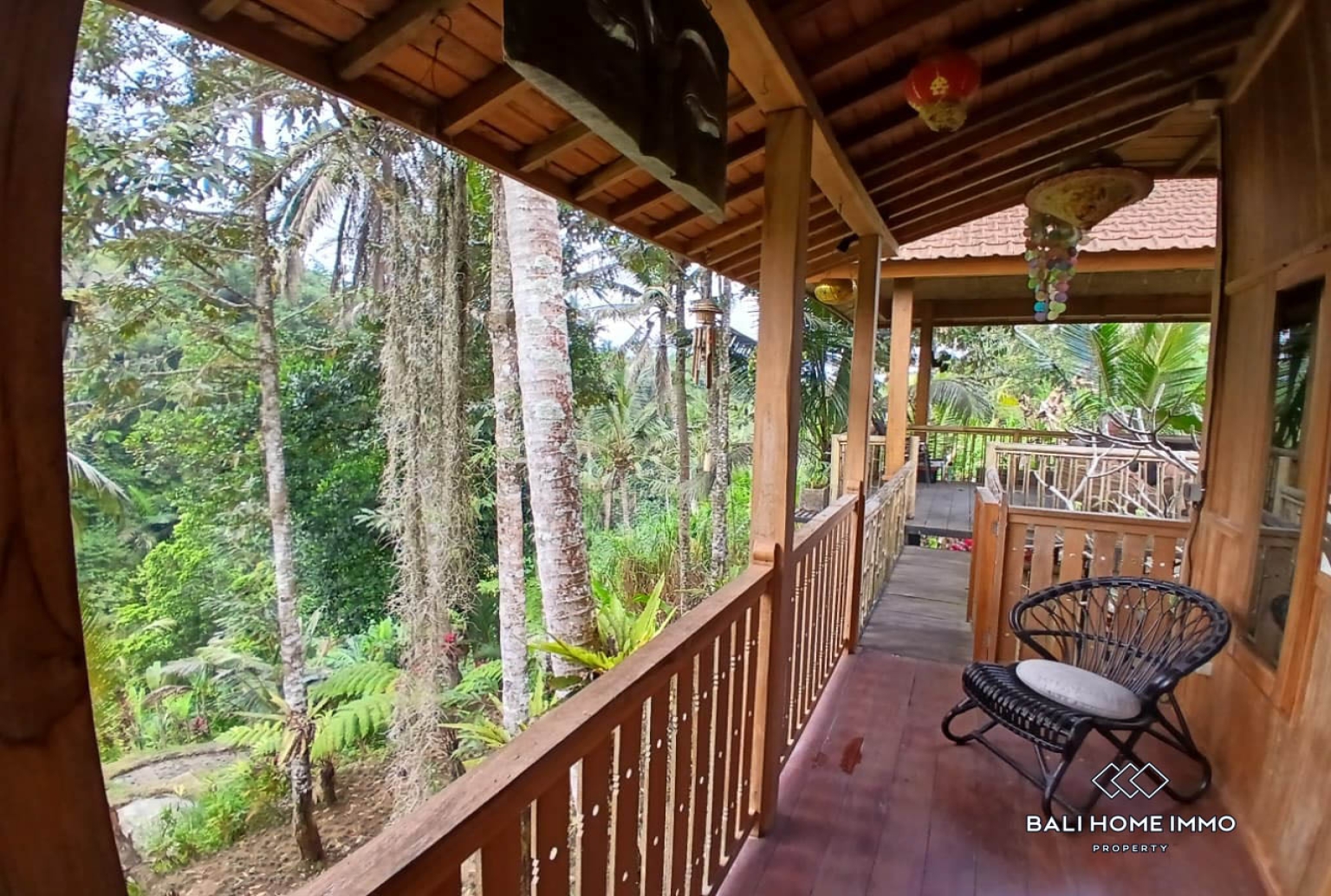 Prime 1500 m² Land with Charming Wooden Joglo  for sale in Bukian, Payangan view 6