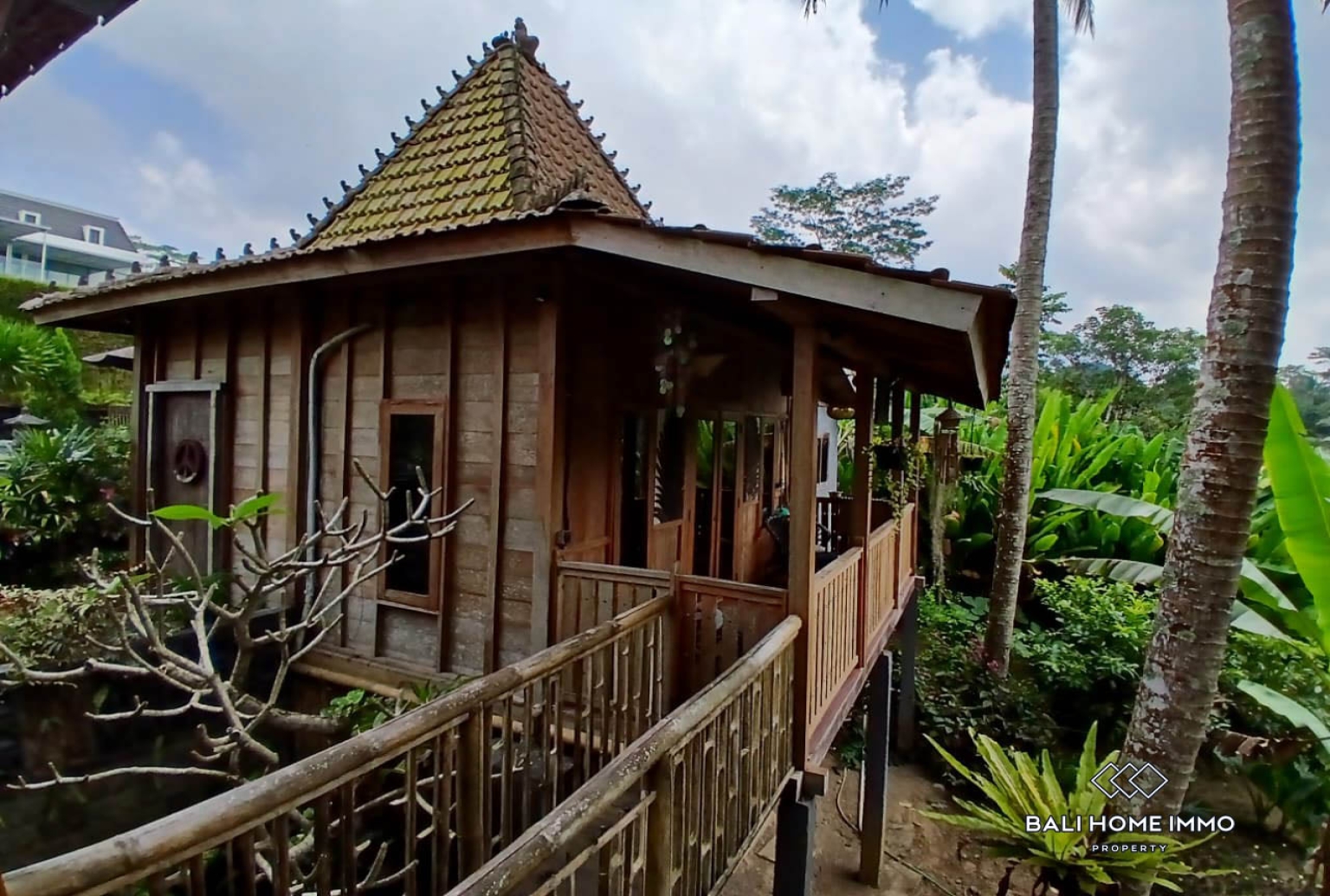 Prime 1500 m² Land with Charming Wooden Joglo  for sale in Bukian, Payangan view 13