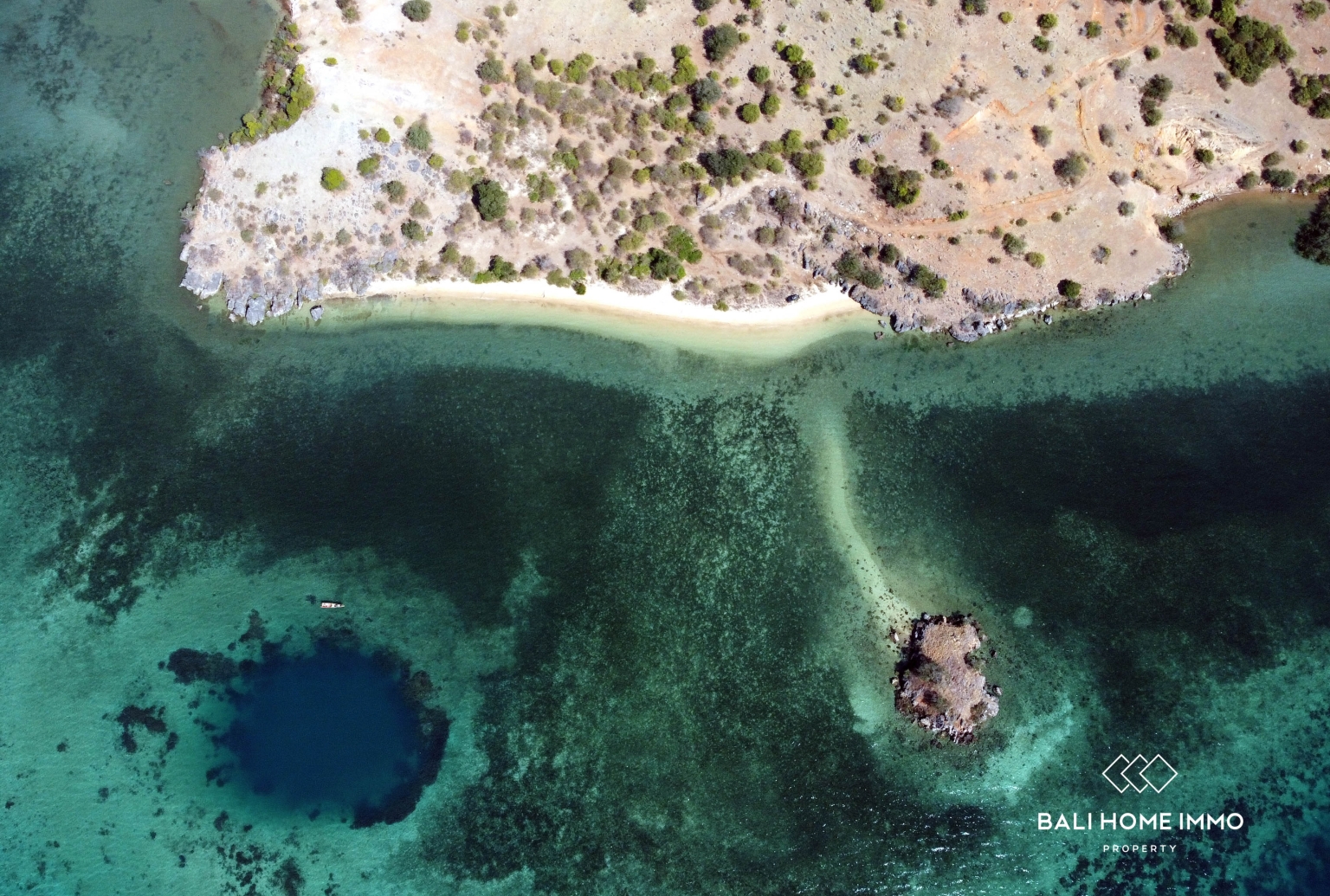 Prime 6,6 Hectare Beachfront for sale Land in Sumbawa view 3