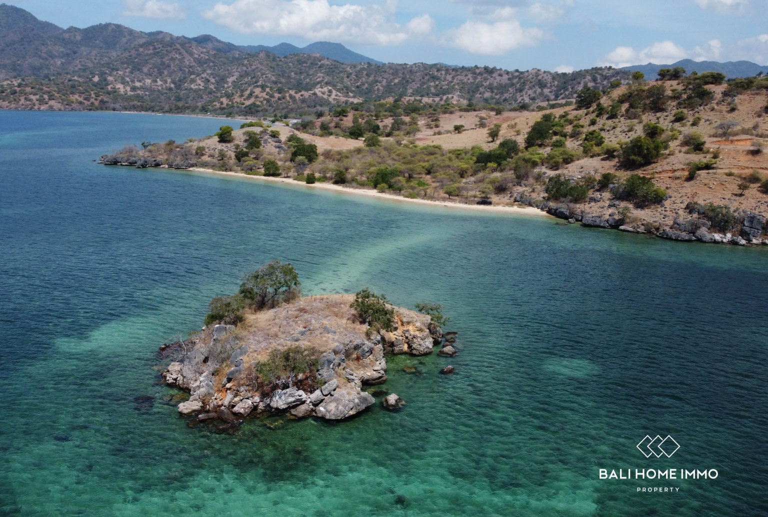 Prime 6,6 Hectare Beachfront for sale Land in Sumbawa view 5