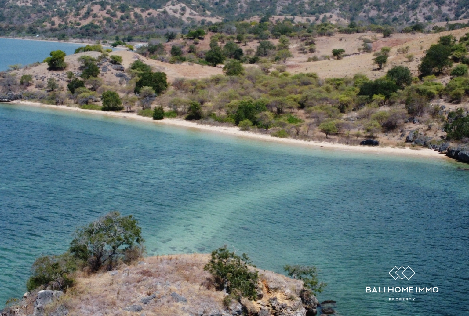 Prime 6,6 Hectare Beachfront for sale Land in Sumbawa view 4