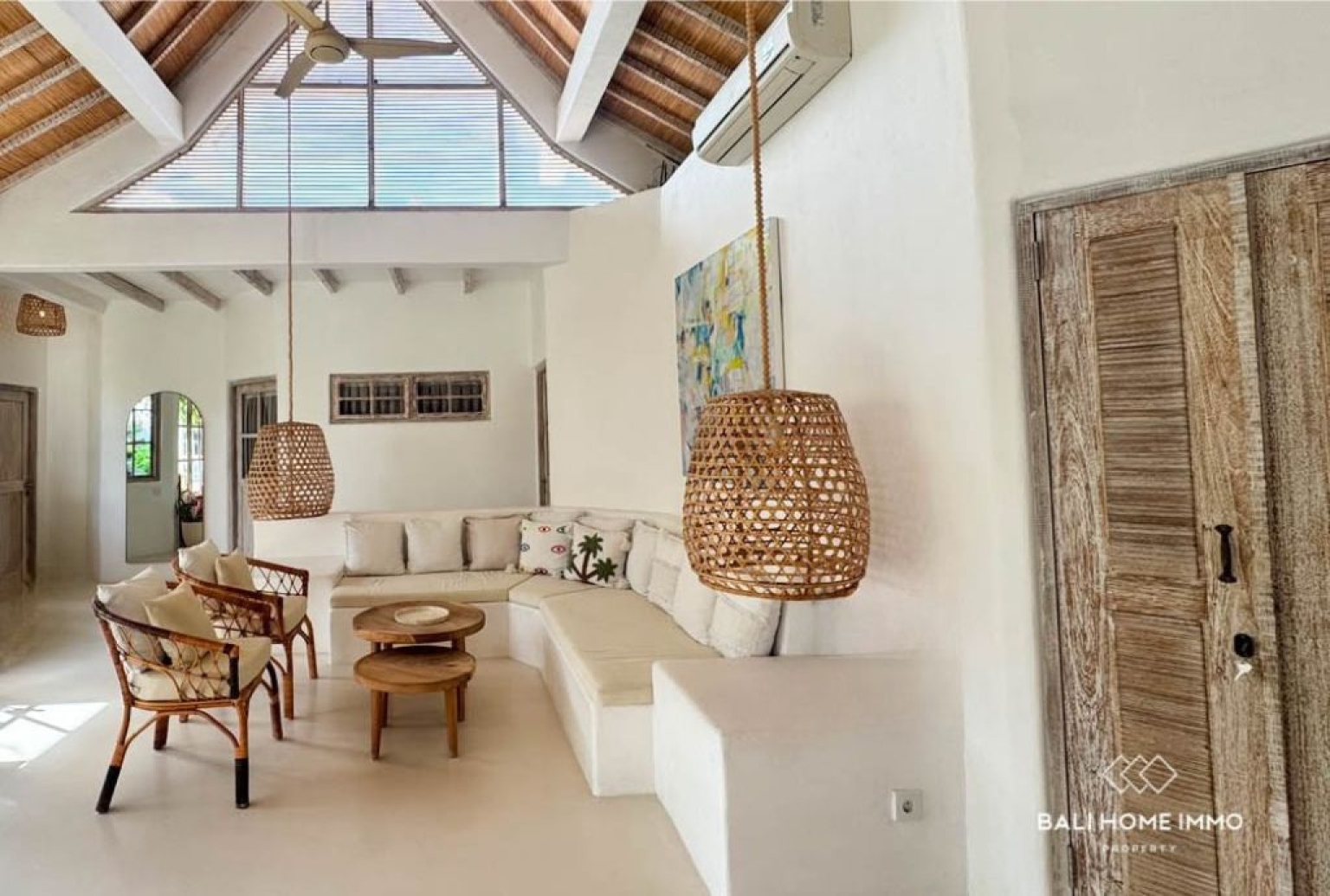 Private 4 Bedroom Tropical Retreat For Rent in Umalas view 3