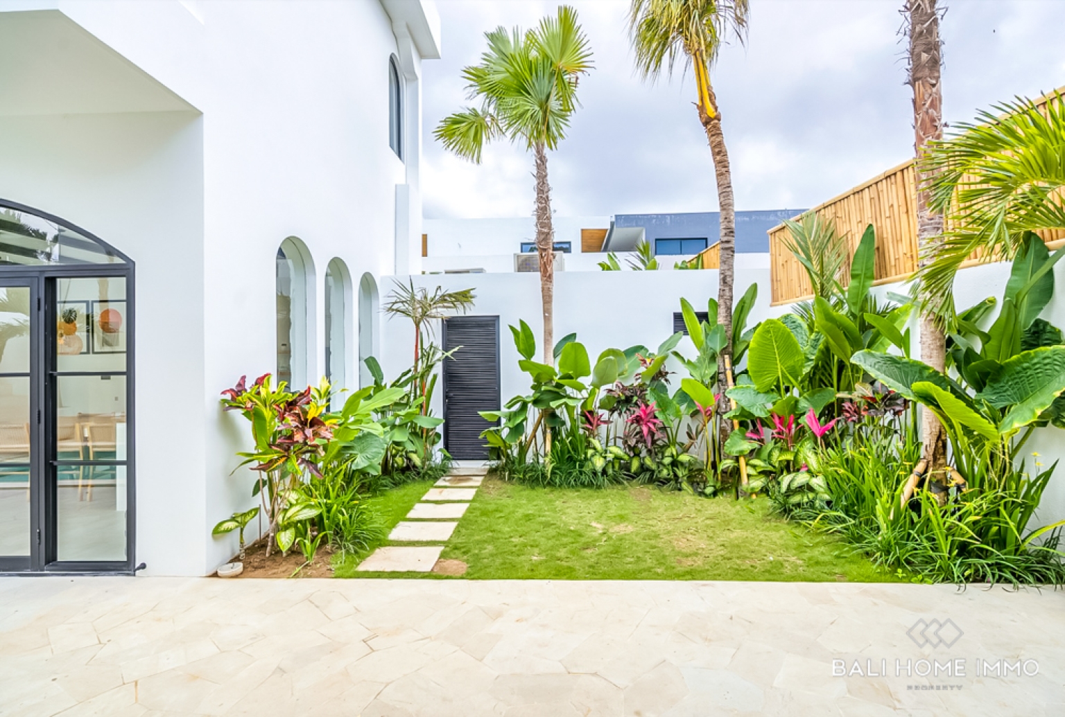 Villa raffinée de 2 chambres à vendre en bail emphytéotique à Bingin view 18