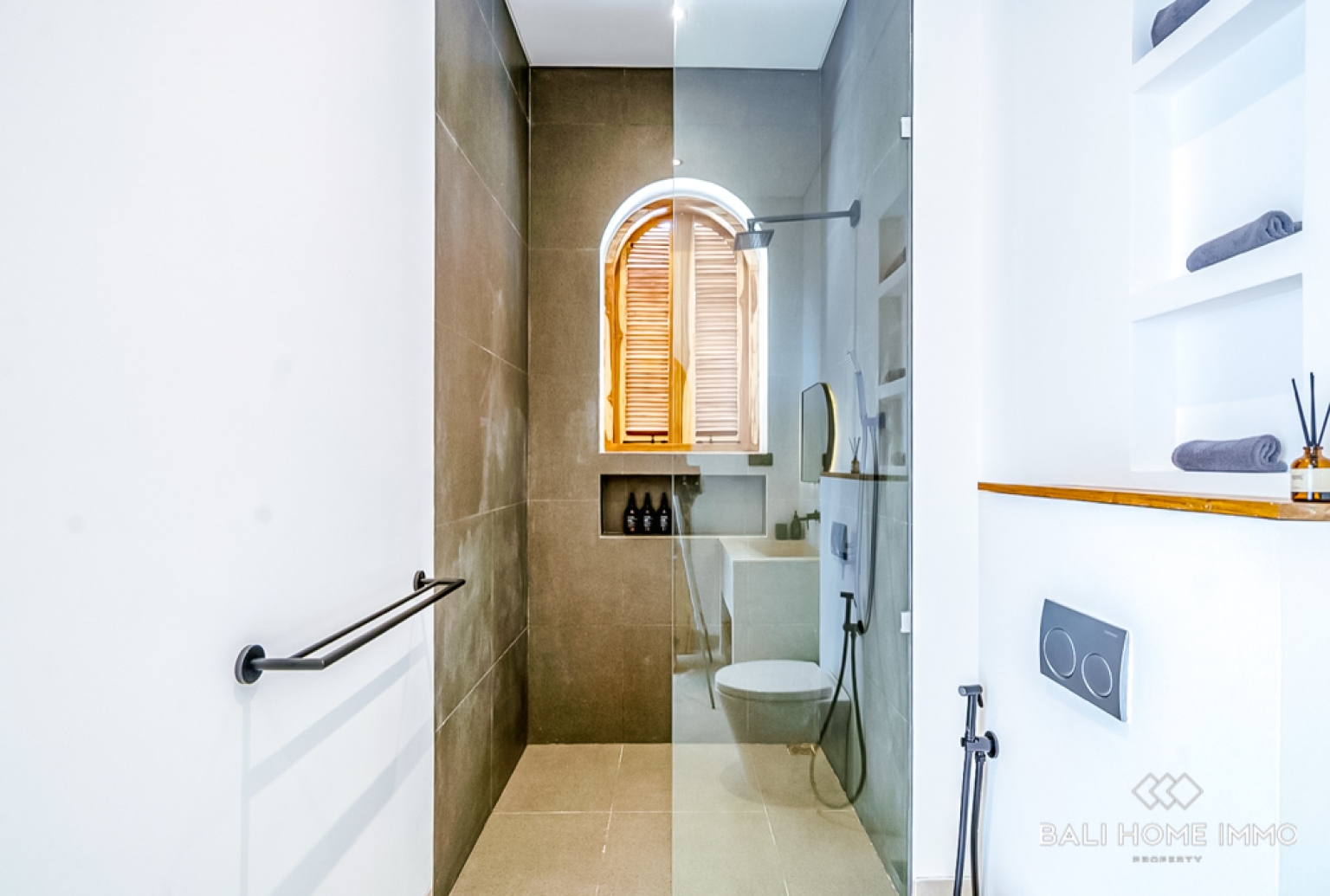 Villa raffinée de 2 chambres à vendre en bail emphytéotique à Bingin view 14