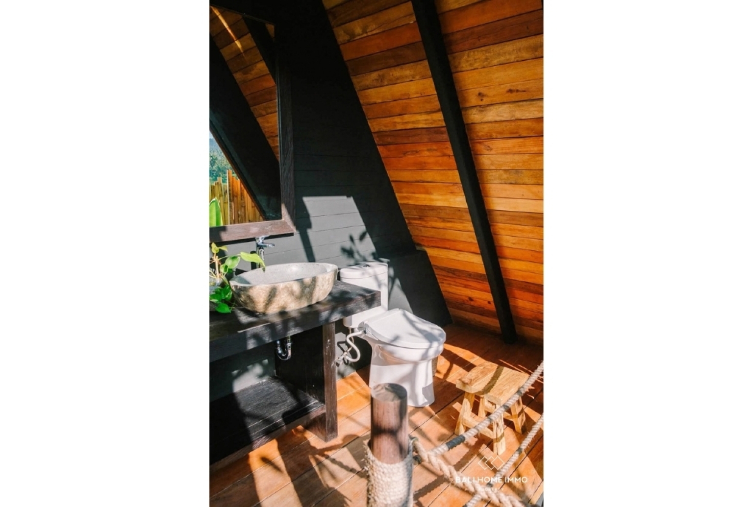 Retreat Resort For Sale in Balian Beach view 5