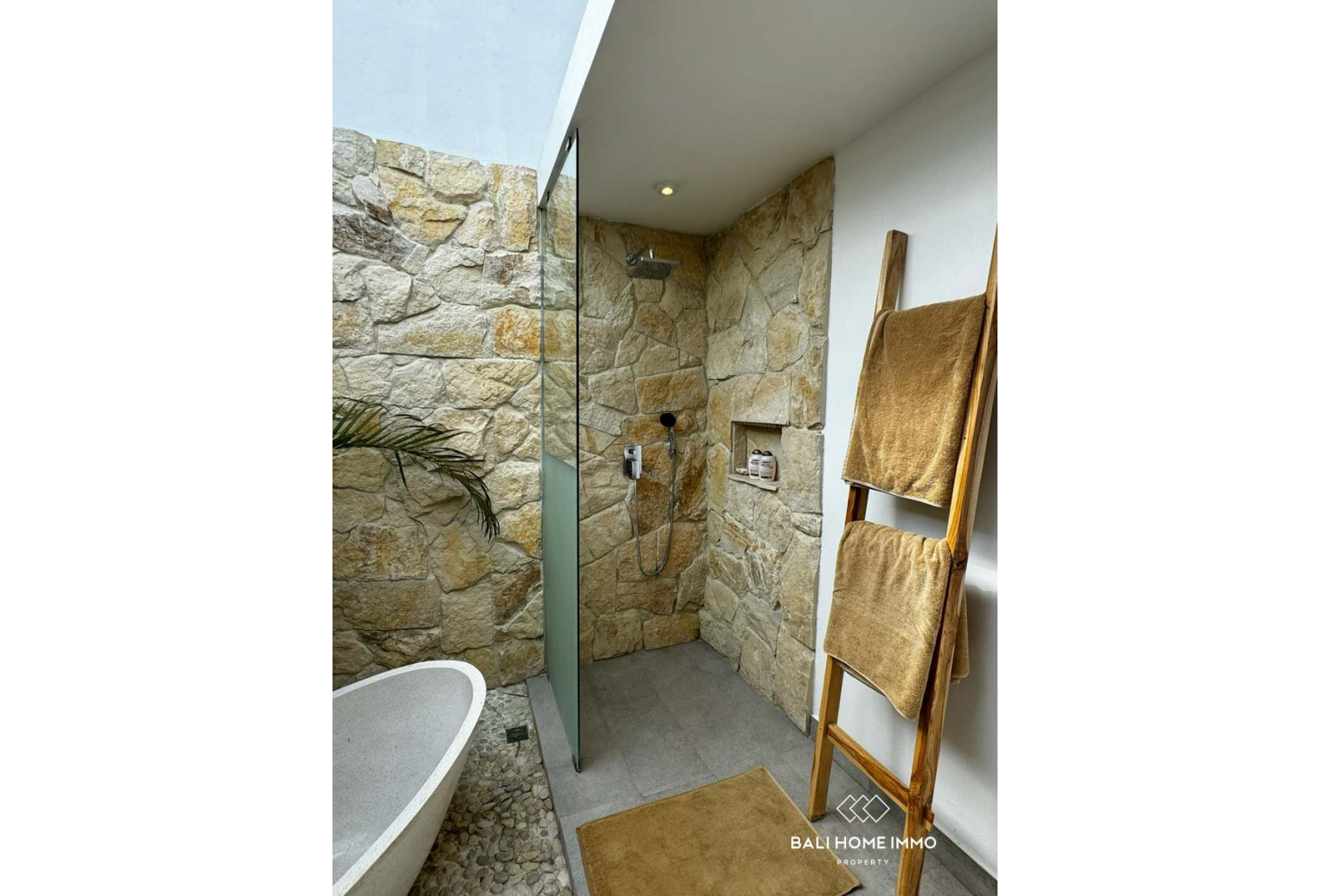 Ricefield View 2 Bedroom Villa FOR SALE LEASEHOLD in Tumbak Bayuh BALI view 10