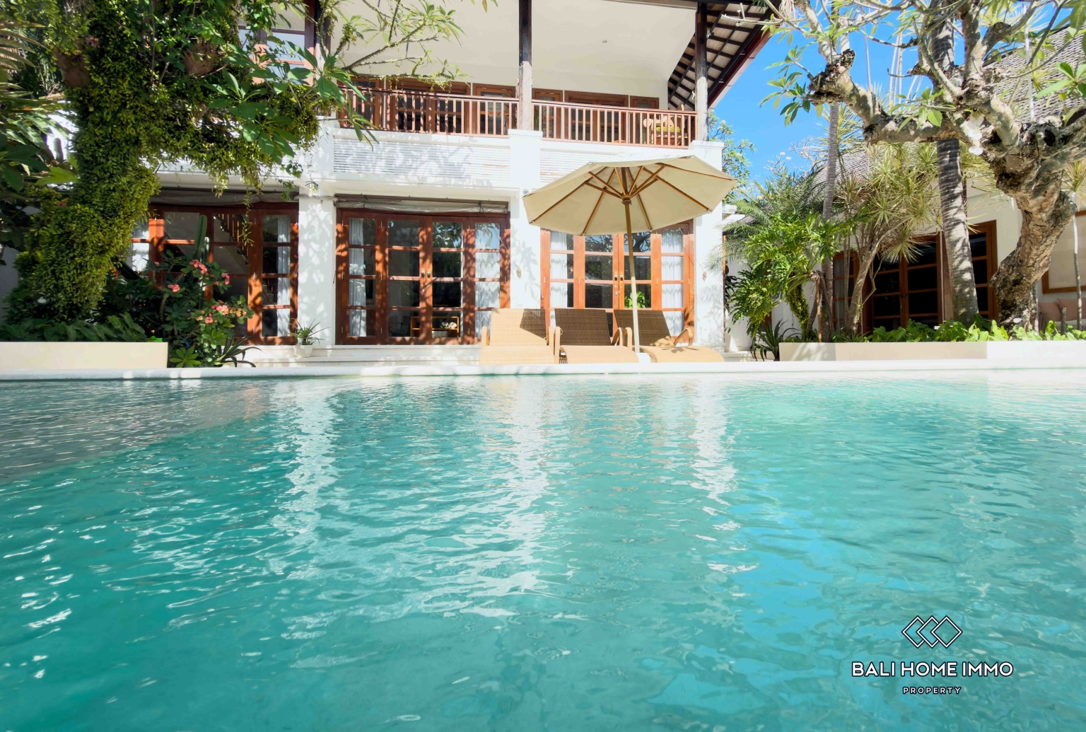 Villa de 3 chambres avec vue sur les rizières à louer à Bali Canggu Batu Bolong view 2