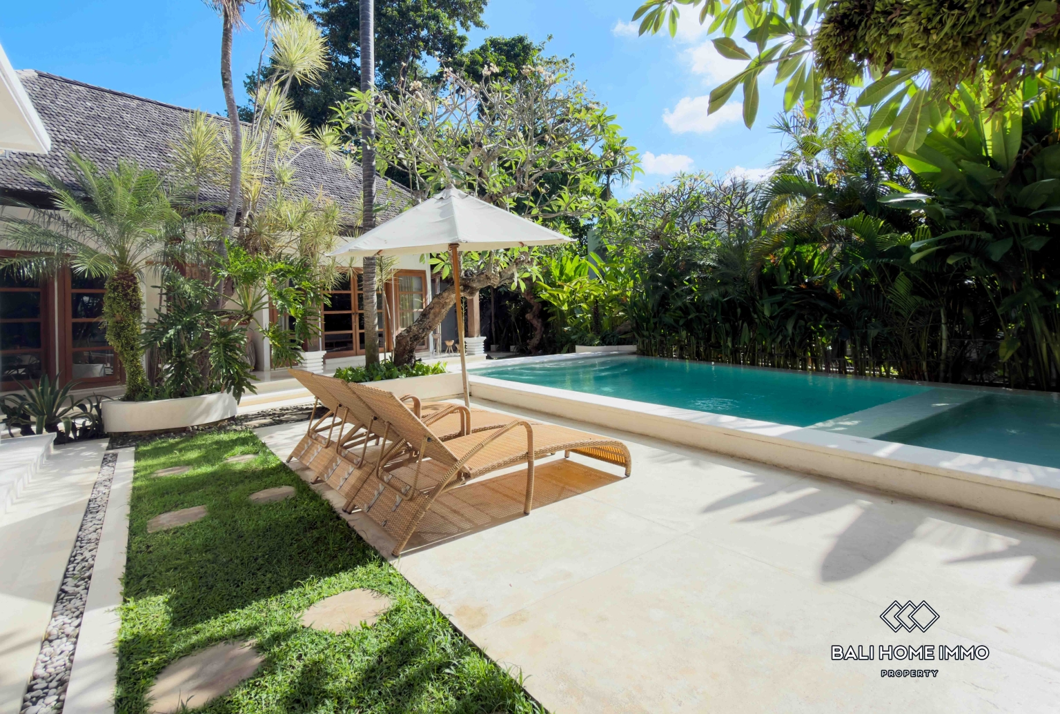 Villa de 3 chambres avec vue sur les rizières à louer à Bali Canggu Batu Bolong view 29
