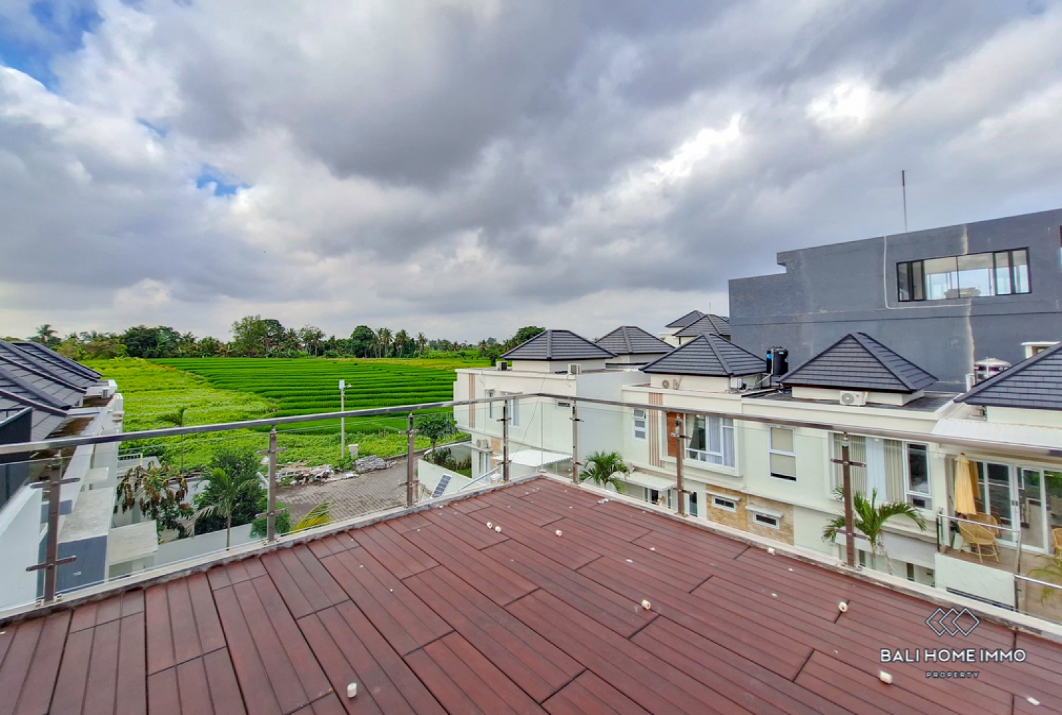 Ricefield View 5 Bedroom Villa for Sale in Bali Cemagi-Seseh Residential Side view 14