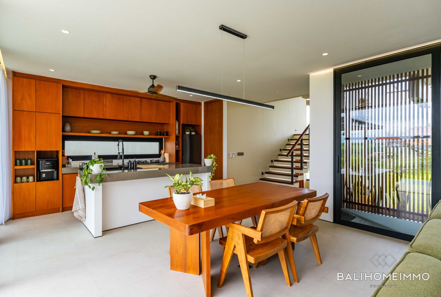 Villa moderne de 2 chambres avec vue sur Ricefield à vendre à Bali Kedungu view 5