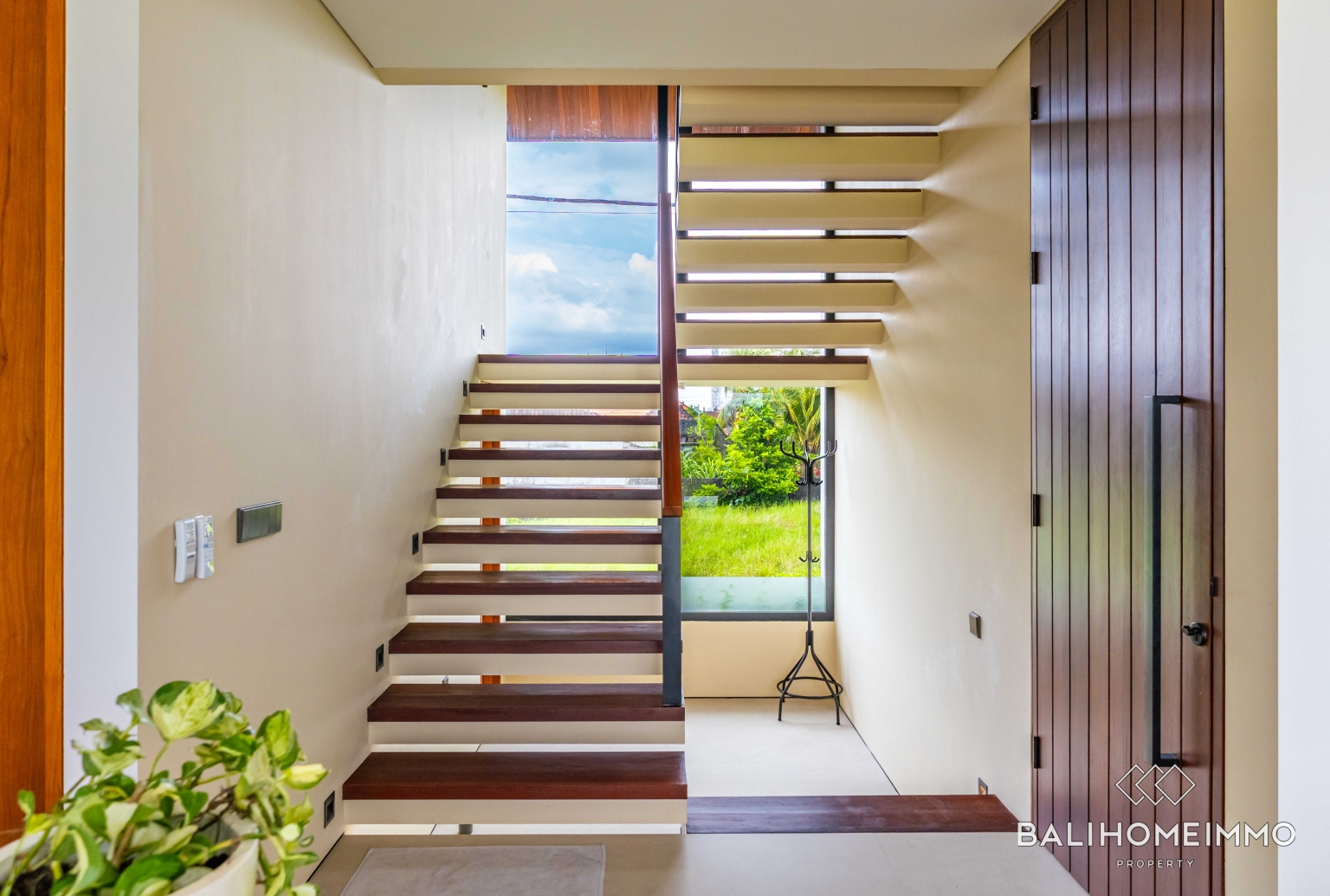 Villa moderne de 2 chambres avec vue sur Ricefield à vendre à Bali Kedungu view 10