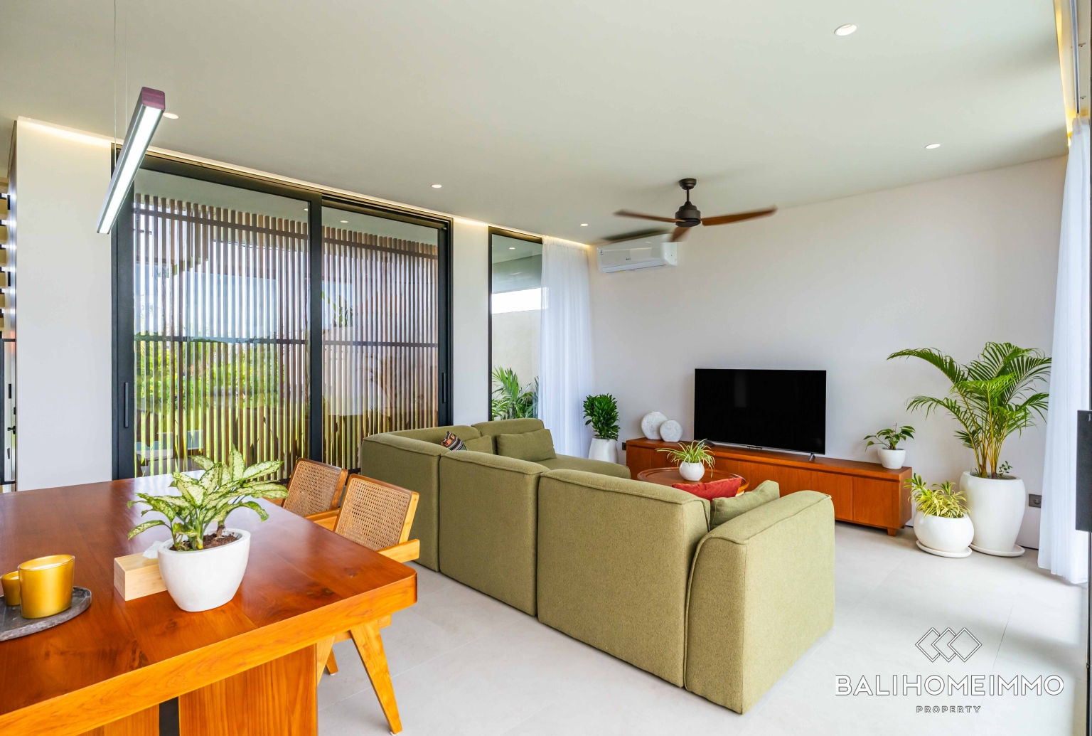 Villa moderne de 2 chambres avec vue sur Ricefield à vendre à Bali Kedungu view 4