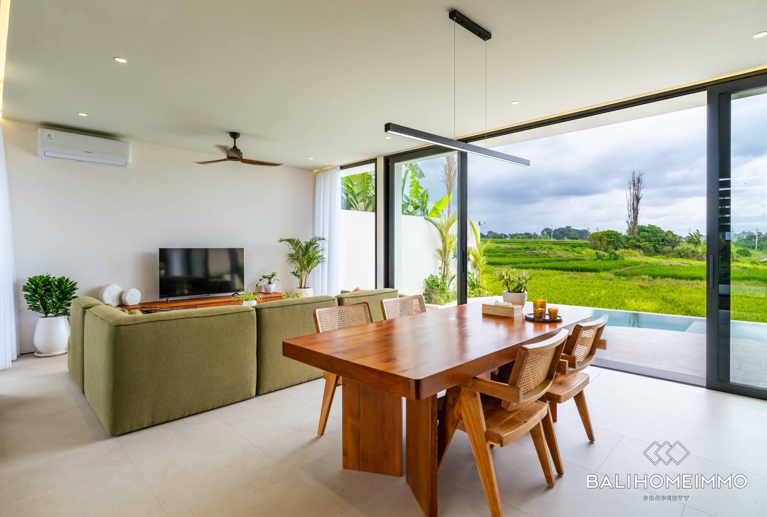Villa moderne de 2 chambres avec vue sur Ricefield à vendre à Bali Kedungu view 6