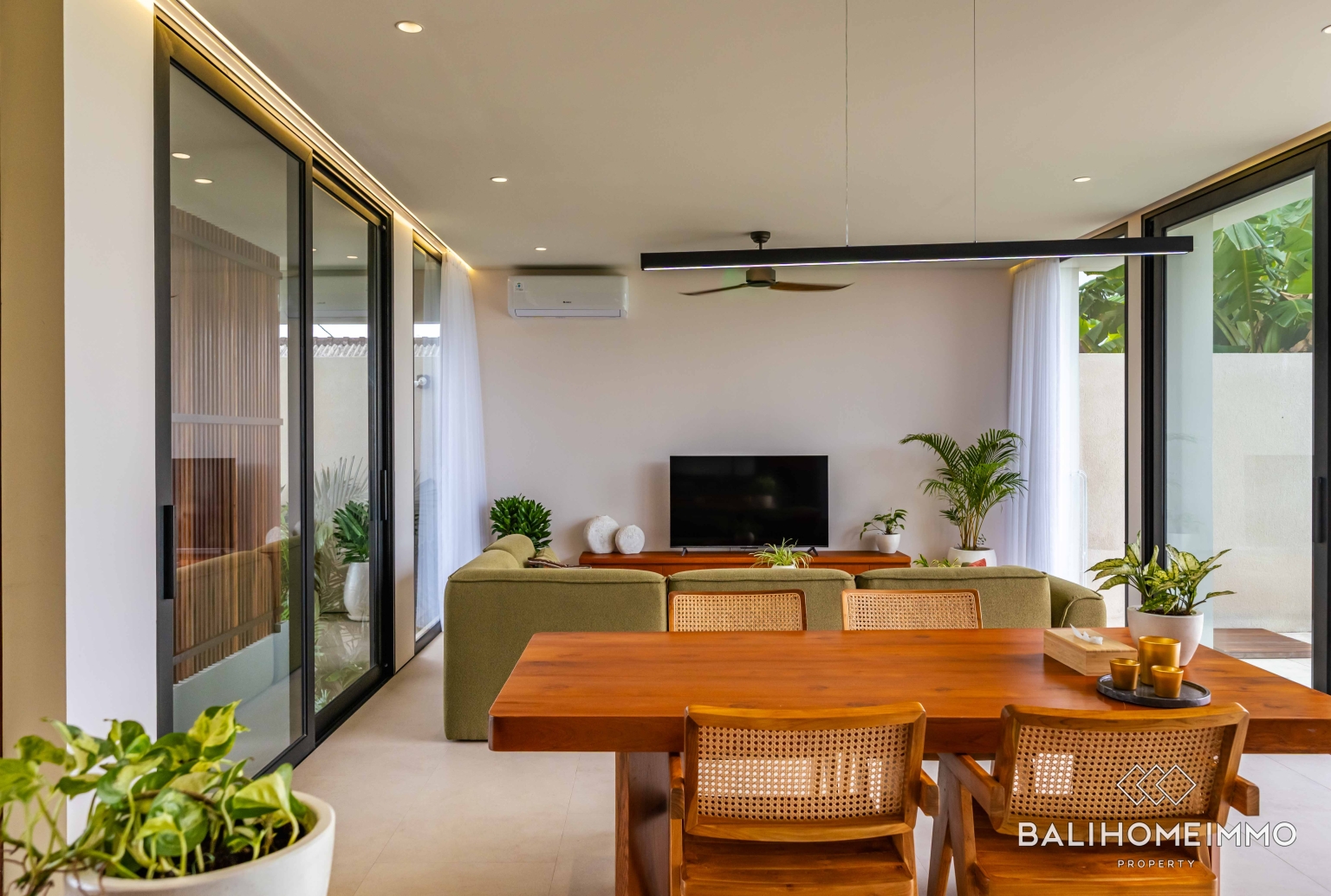Villa moderne de 2 chambres avec vue sur Ricefield à vendre à Bali Kedungu view 7