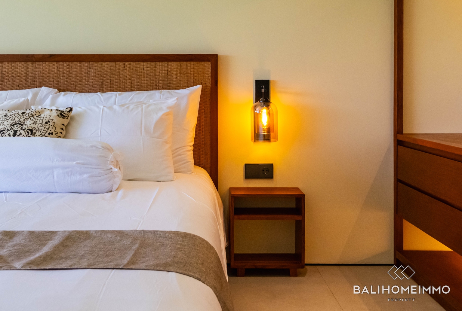 Villa moderne de 2 chambres avec vue sur Ricefield à vendre à Bali Kedungu view 15