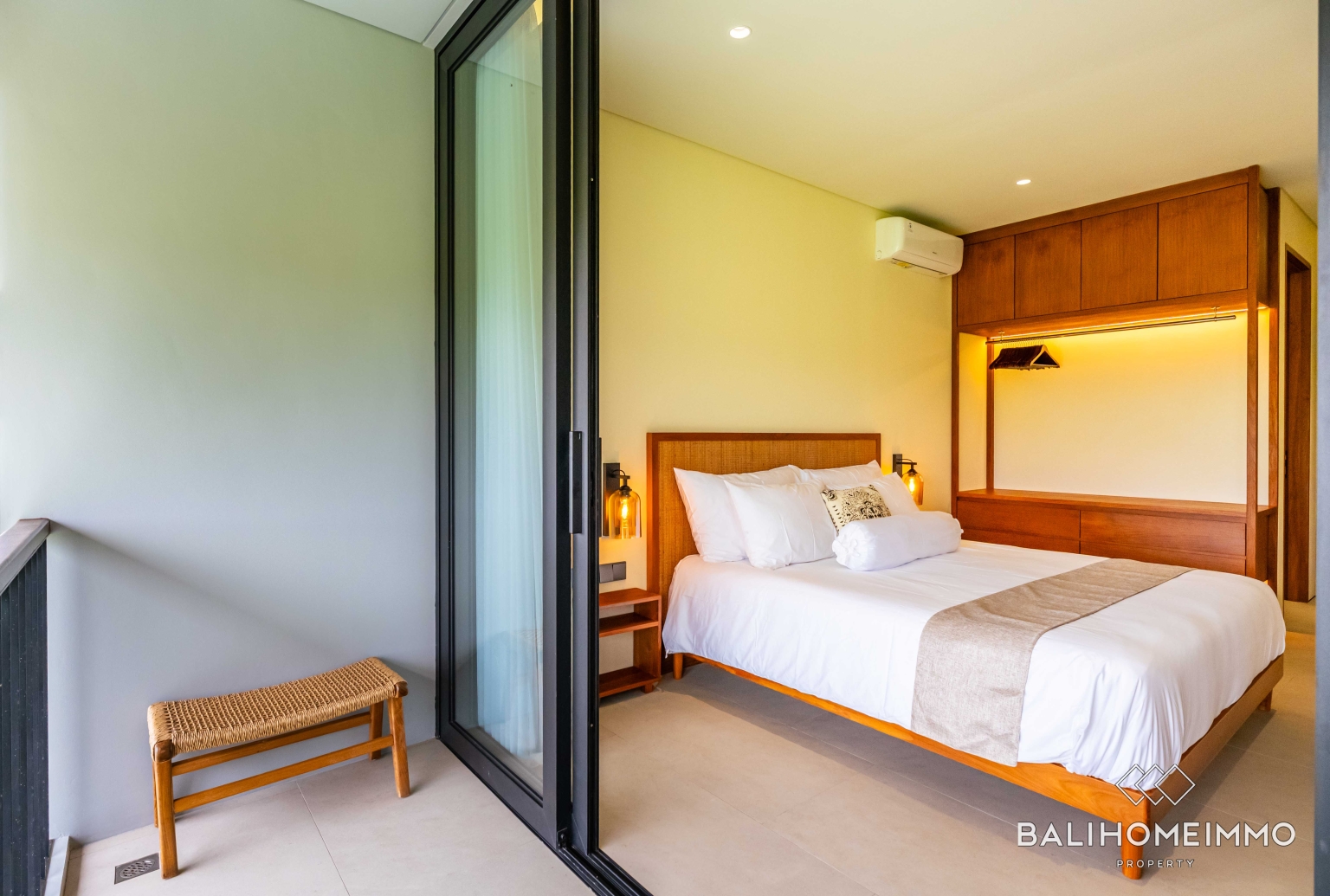 Villa moderne de 2 chambres avec vue sur Ricefield à vendre à Bali Kedungu view 11