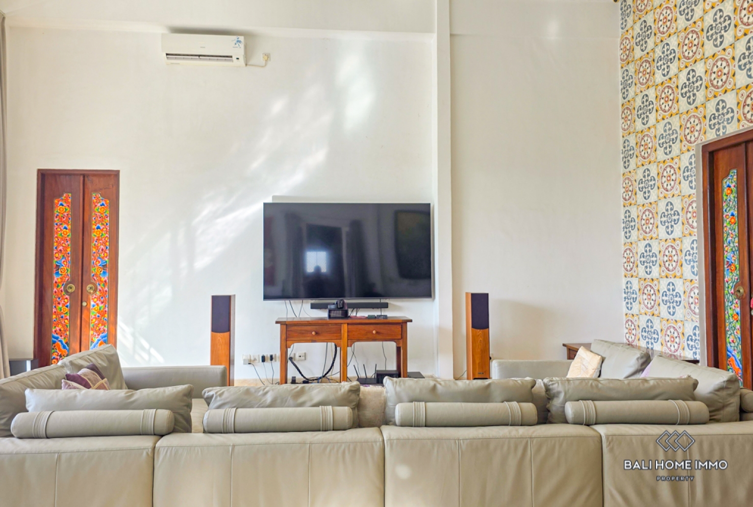 Villa 7 Kamar berpemandangan Sungai dan Sawah untuk Dijual dan Disewa di Bali Berawa view 5