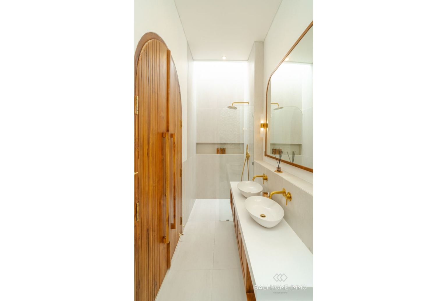 SOPHISTICATED 2 BEDROOM VILLA FOR SALE LEASEHOLD IN BINGIN view 20