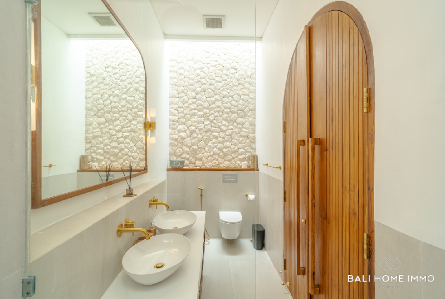 SOPHISTICATED 2 BEDROOM VILLA FOR SALE LEASEHOLD IN BINGIN view 18