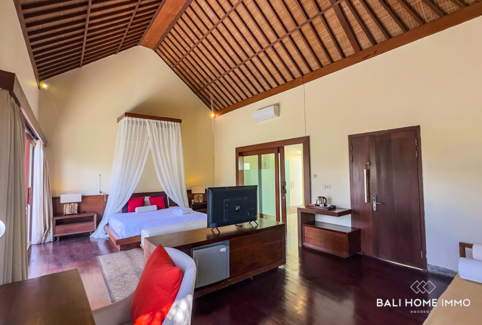 SPACIOUS 1 BEDROOM VILLA WITH GOLF COURSE VIEW FOR RENT IN BINGIN view 5