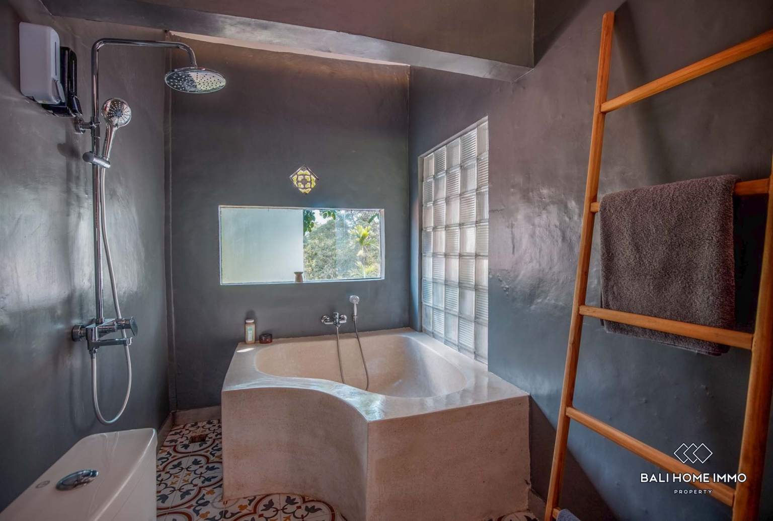 Spacious 10 bedrooms retreat villa concept for sale leasehold in Bali Cepaka view 9