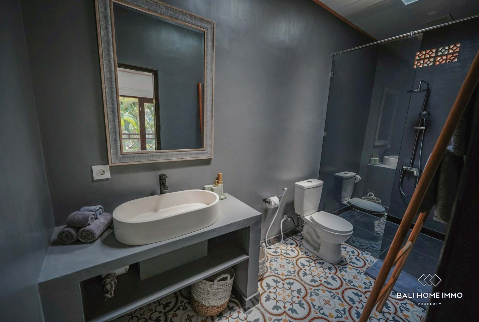 Spacious 10 bedrooms retreat villa concept for sale leasehold in Bali Cepaka view 8