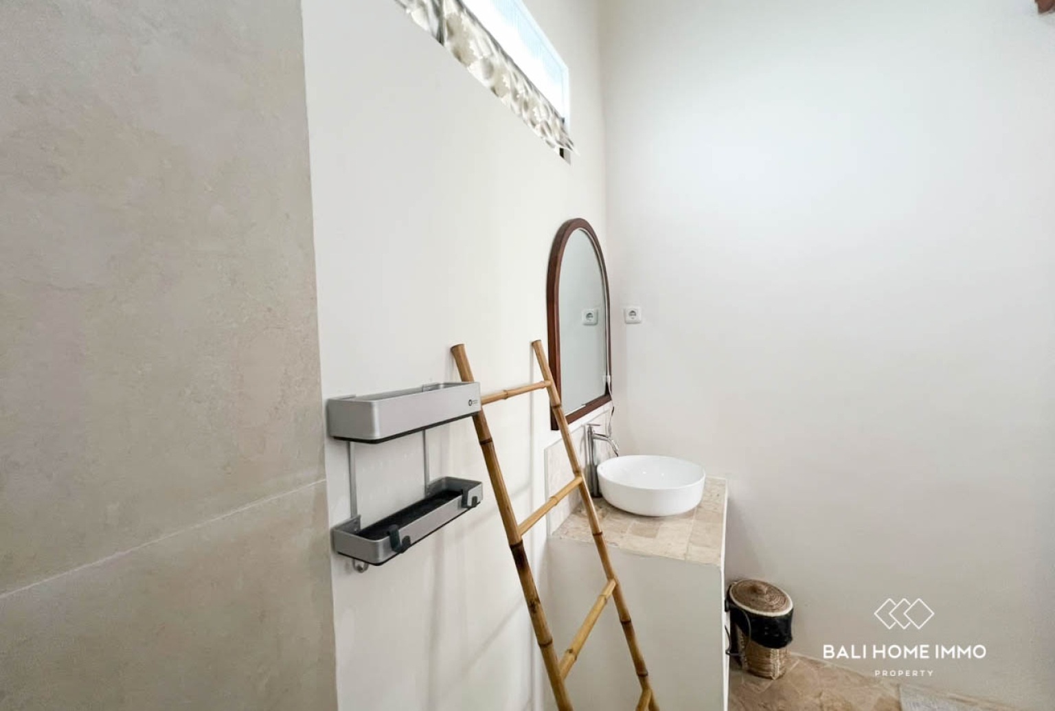 Spacious 5-Bedroom Family Villa with Office and Large Garden for Rent in Berawa view 8