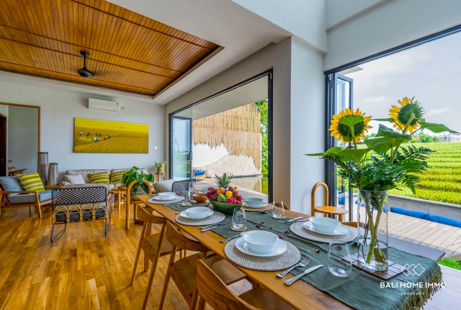 Spacious 3-Bedroom Rice Field View Villa for Rent and Sale in Pererenan view 3