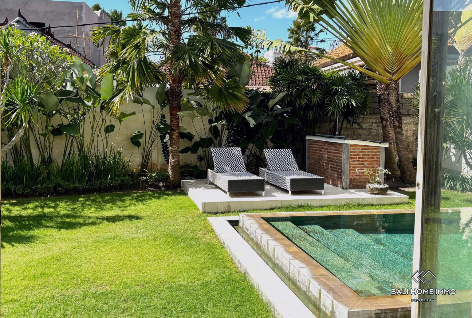 Spacious 3 Bedrooms villa for yearly rental in Bali Canggu Echo beach view 17