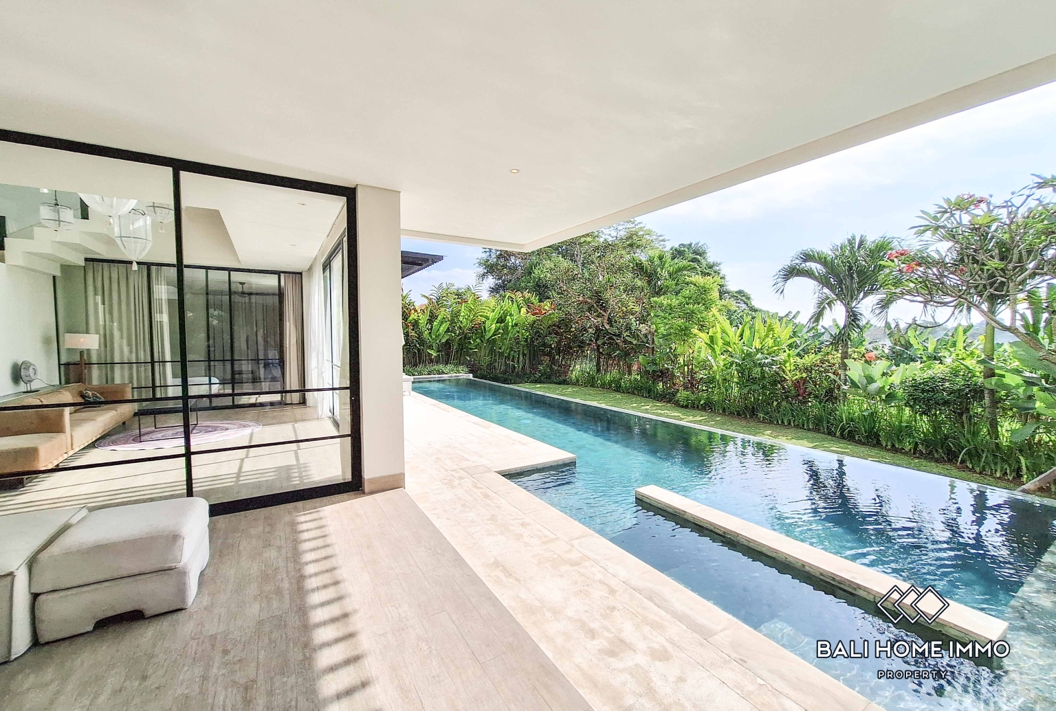 Spacious 4 Bedroom Family Villa for Sale and Rent in Canggu Residential Side view 22