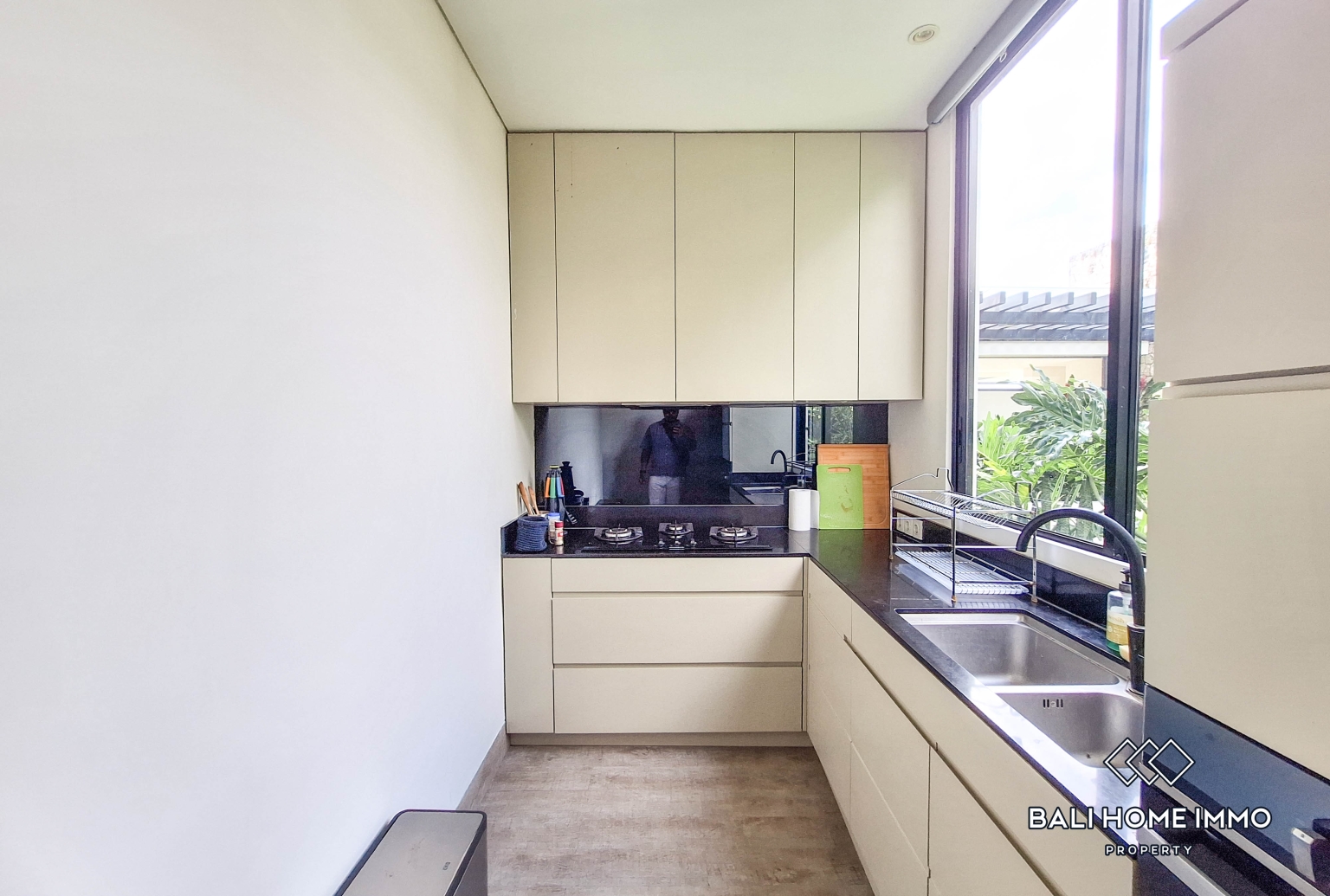 Spacious 4 Bedroom Family Villa for Sale and Rent in Canggu Residential Side view 9