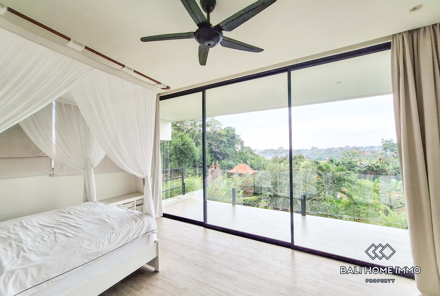Spacious 4 Bedroom Family Villa for Sale and Rent in Canggu Residential Side view 15
