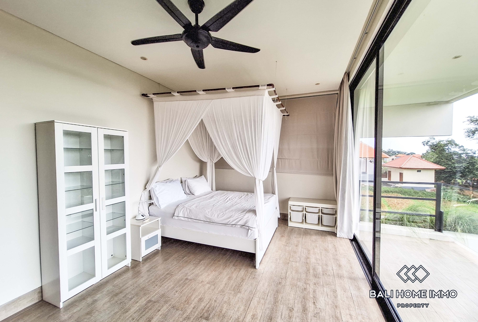 Spacious 4 Bedroom Family Villa for Sale and Rent in Canggu Residential Side view 14