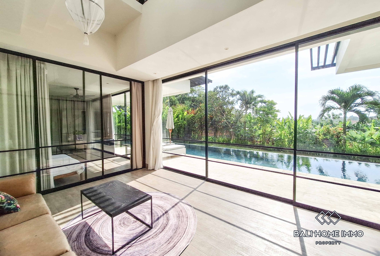Spacious 4 Bedroom Family Villa for Sale and Rent in Canggu Residential Side view 3