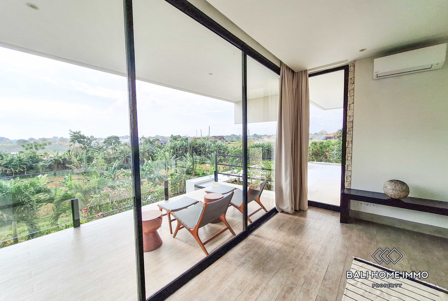 Spacious 4 Bedroom Family Villa for Sale and Rent in Canggu Residential Side view 21