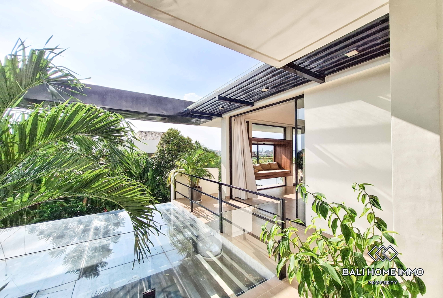 Spacious 4 Bedroom Family Villa for Sale and Rent in Canggu Residential Side view 18