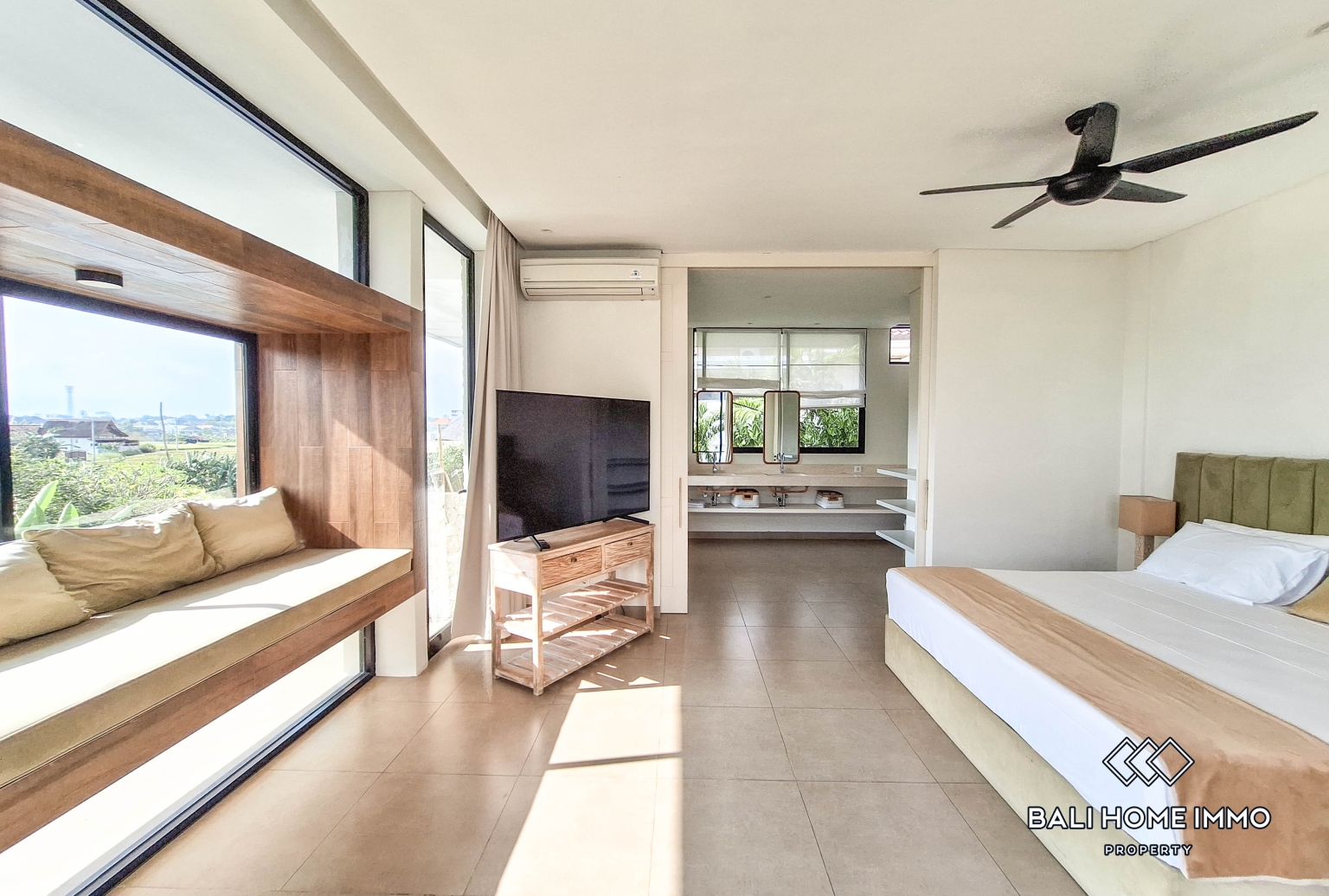 Spacious 4 Bedroom Family Villa for Sale and Rent in Canggu Residential Side view 11