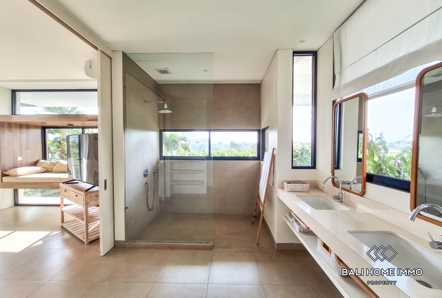 Spacious 4 Bedroom Family Villa for Sale and Rent in Canggu Residential Side view 16