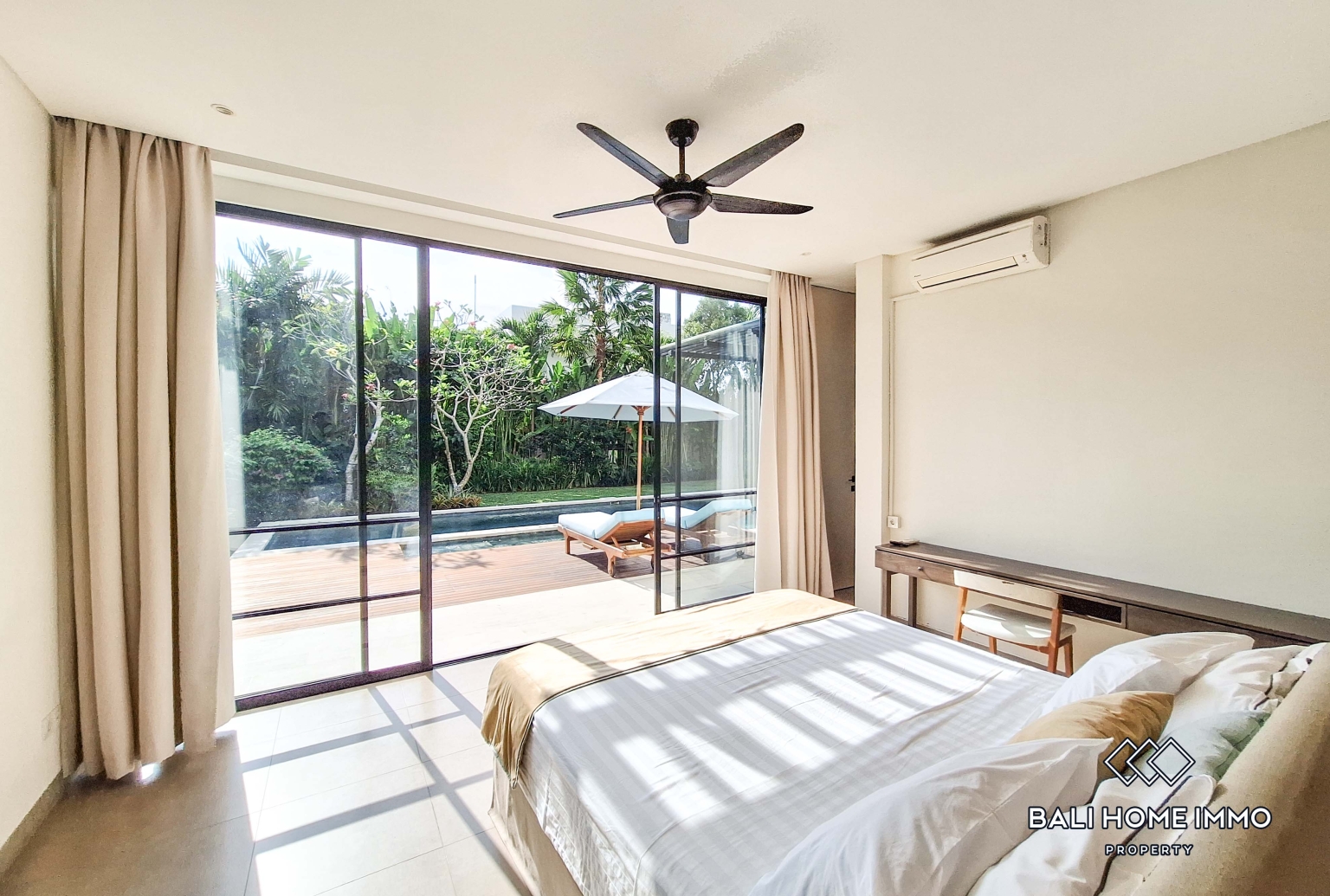 Spacious 4 Bedroom Family Villa for Sale and Rent in Canggu Residential Side view 9