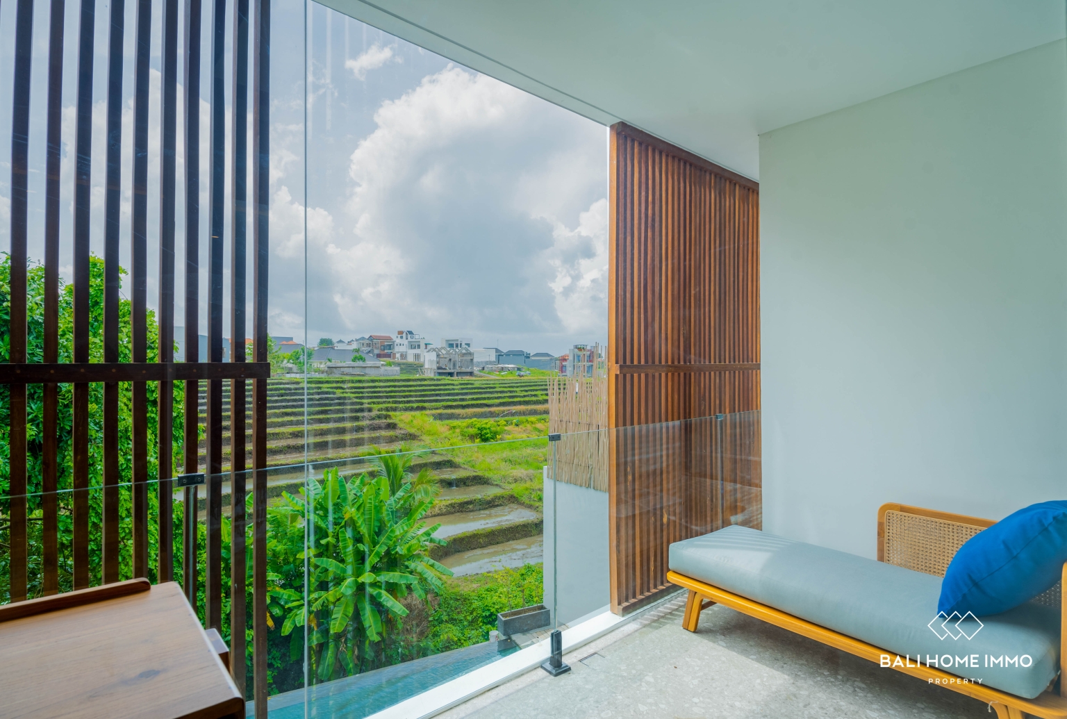 Spacious 4-Bedroom Rice Field View Villa for Rent and Sale in Pererenan view 8