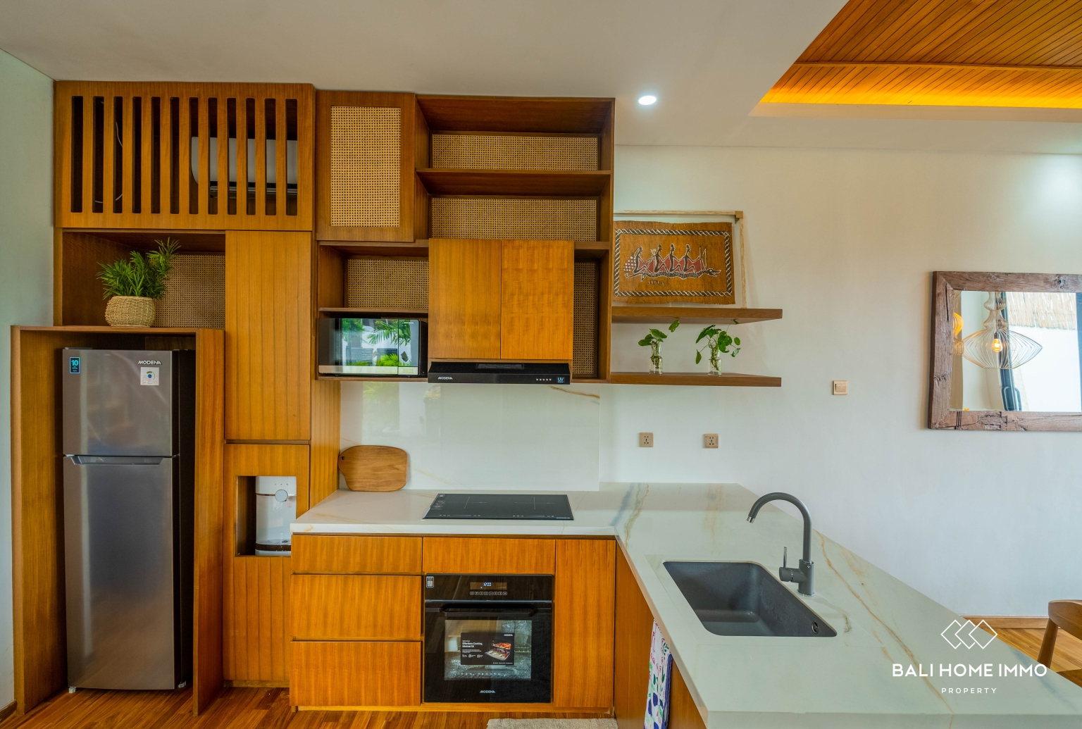Spacious 4-Bedroom Rice Field View Villa for Rent and Sale in Pererenan view 3
