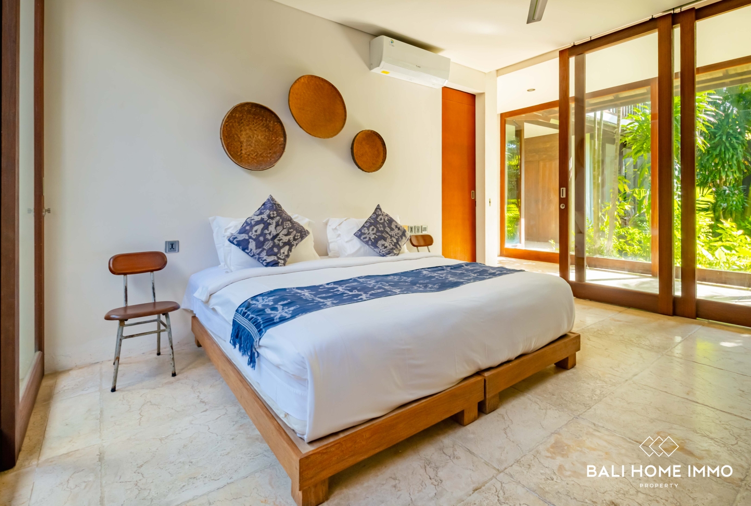 Spacious 4 Bedroom Tropical Estate For sale and rent Within Walking Distance to Jimbaran Beach view 14