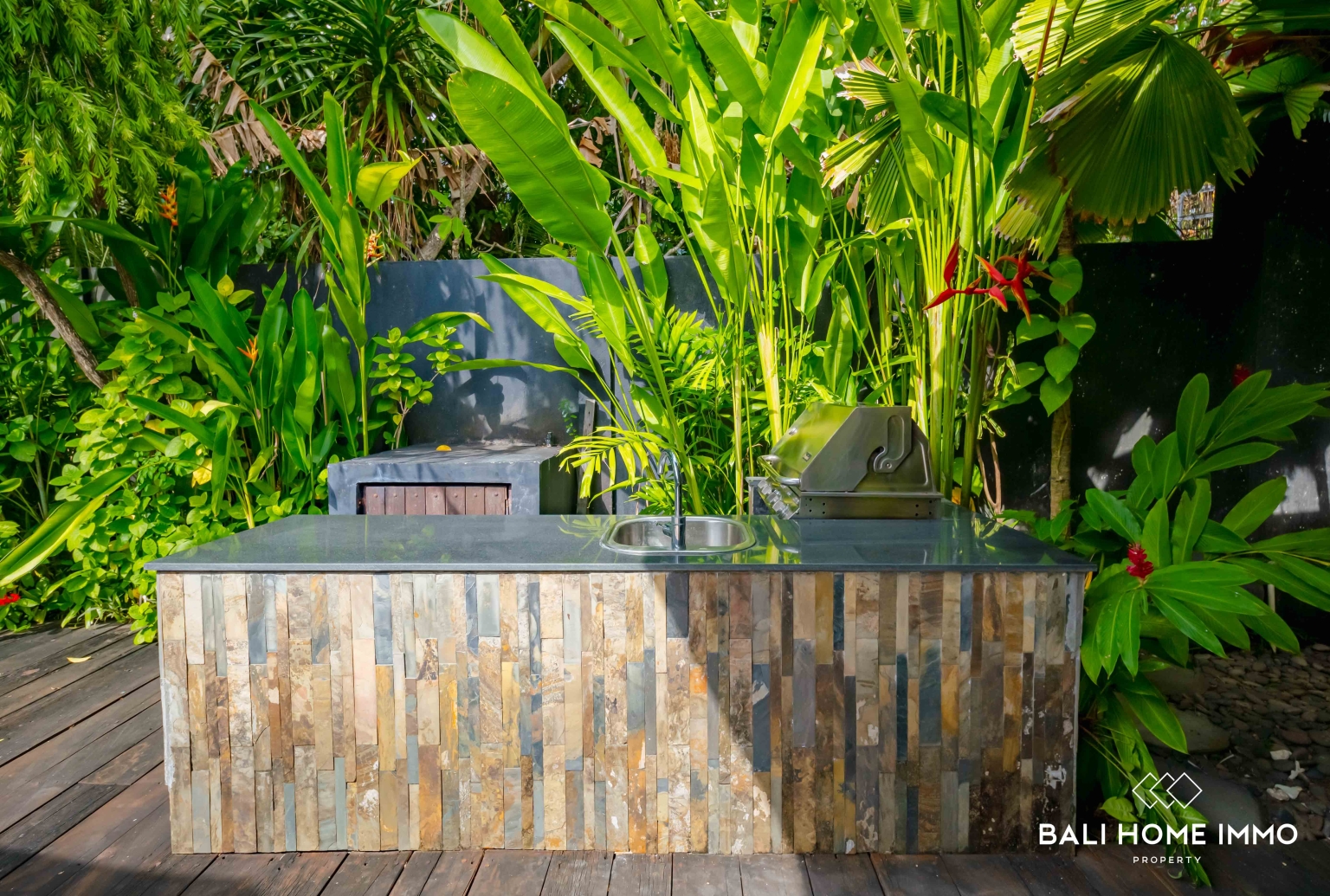 Spacious 4 Bedroom Tropical Estate For sale and rent Within Walking Distance to Jimbaran Beach view 12
