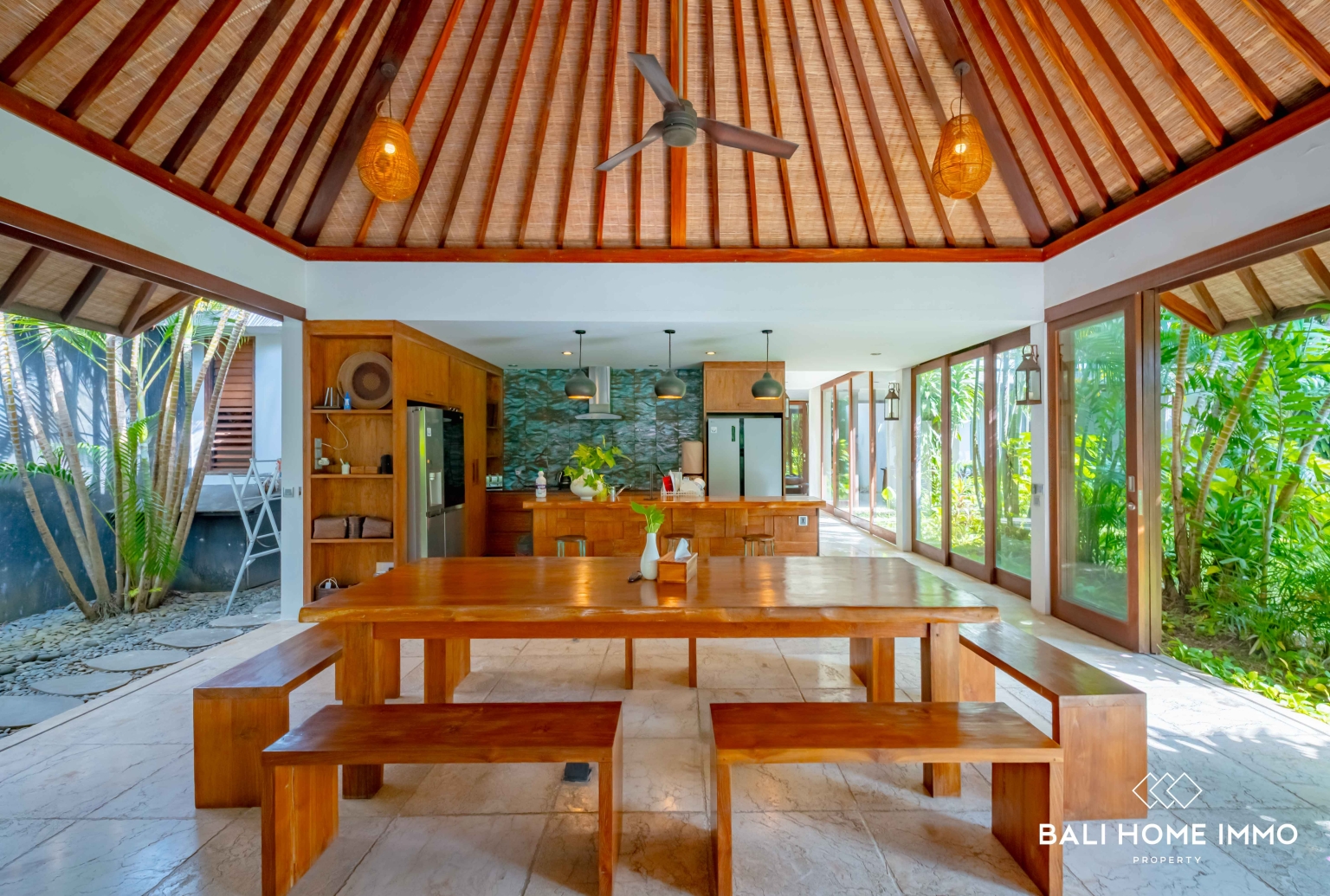 Spacious 4 Bedroom Tropical Estate For sale and rent Within Walking Distance to Jimbaran Beach view 9