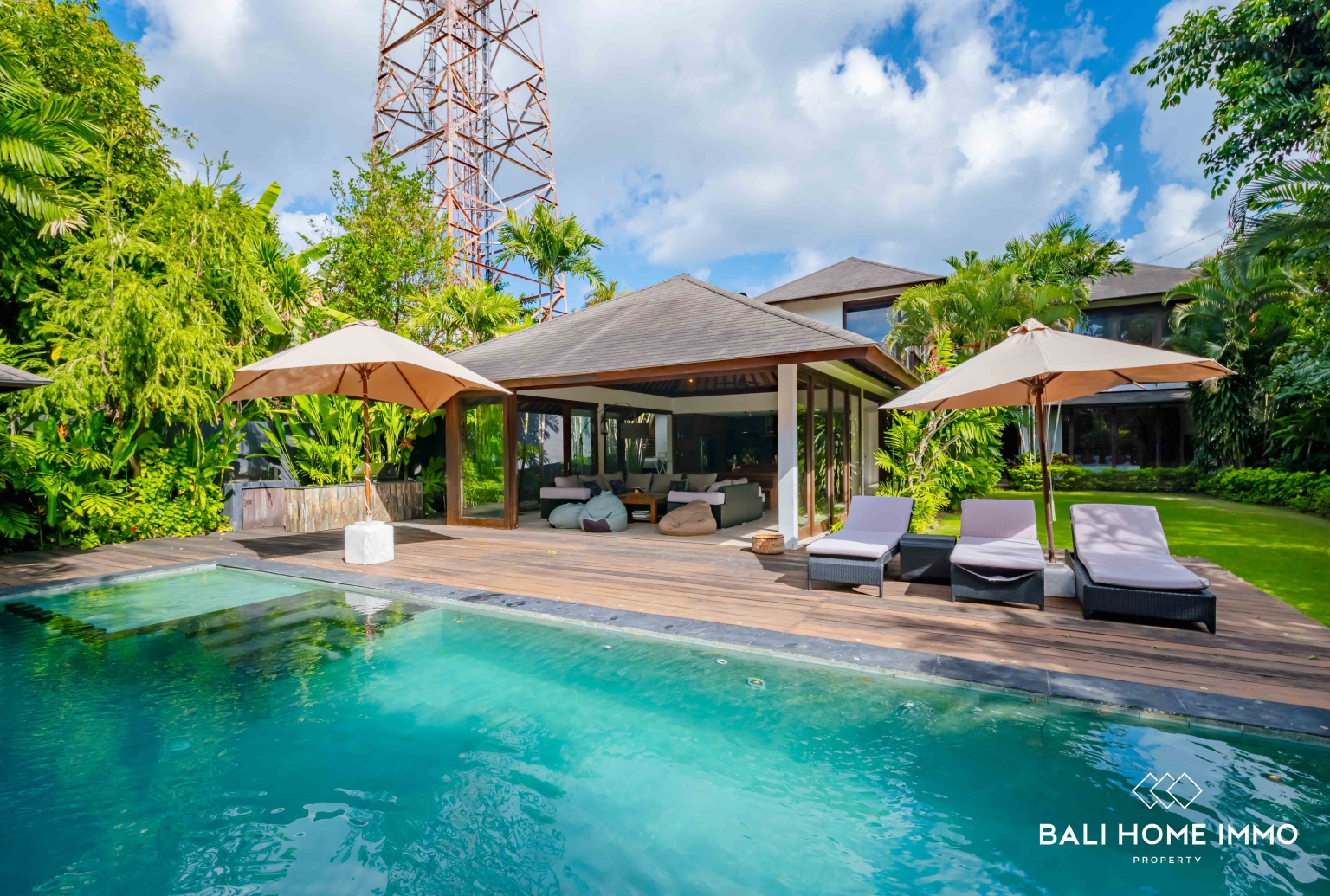 Spacious 4 Bedroom Tropical Estate For sale and rent Within Walking Distance to Jimbaran Beach view 25