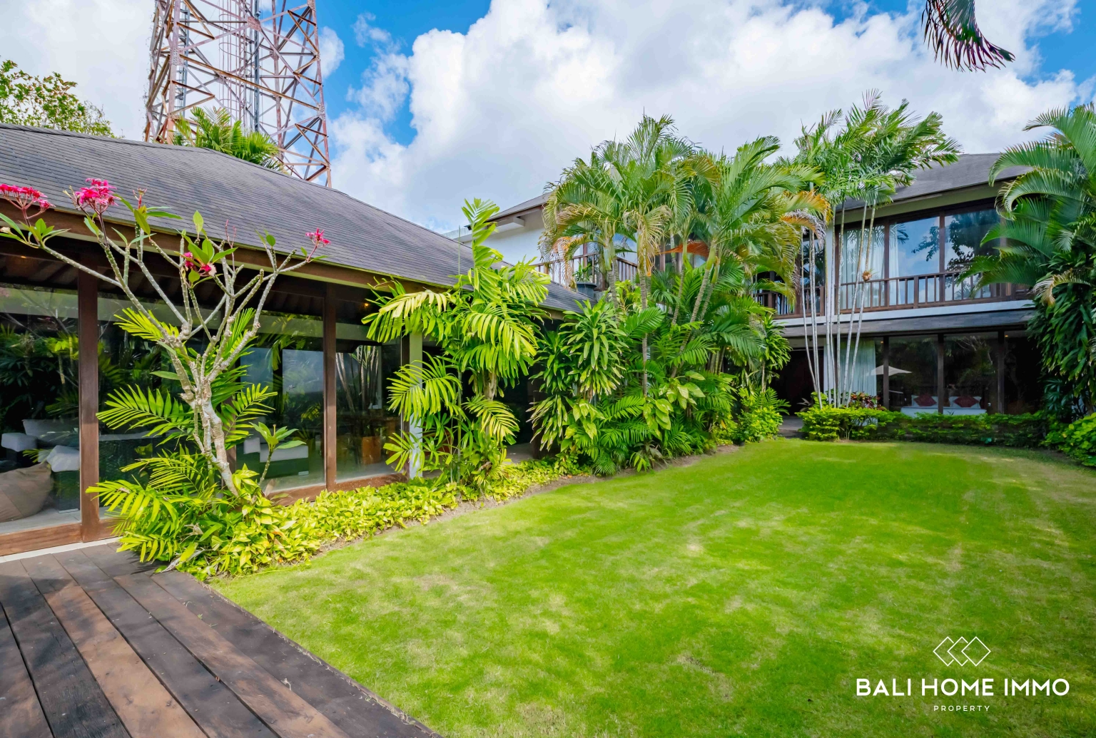 Spacious 4 Bedroom Tropical Estate For sale and rent Within Walking Distance to Jimbaran Beach view 22