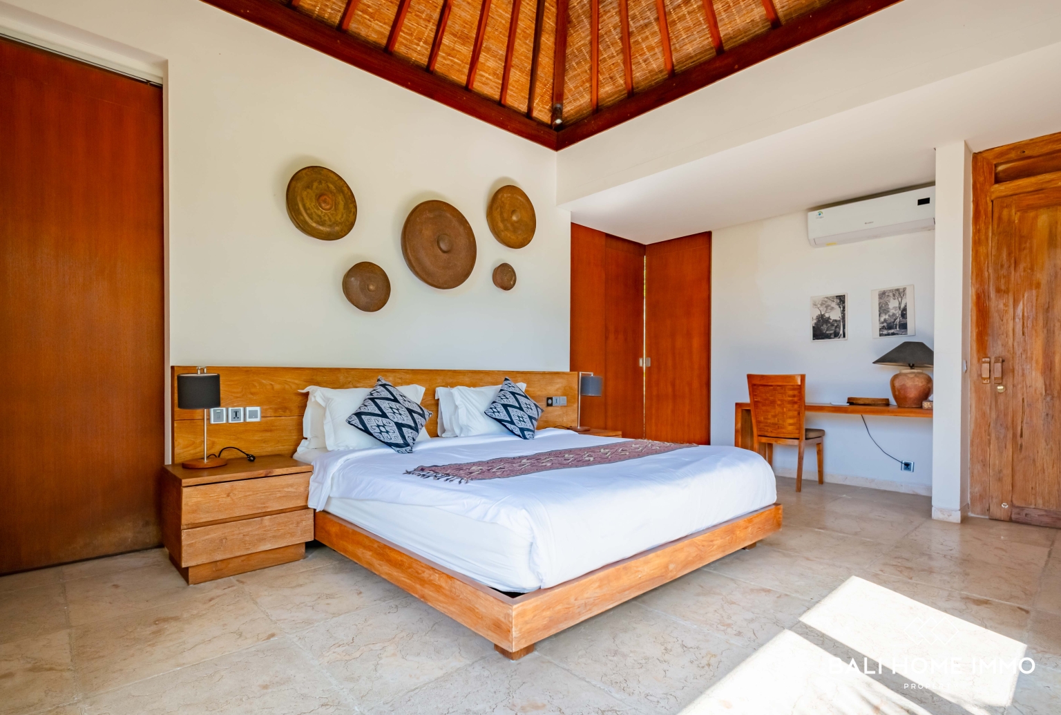 Spacious 4 Bedroom Tropical Estate For sale and rent Within Walking Distance to Jimbaran Beach view 13